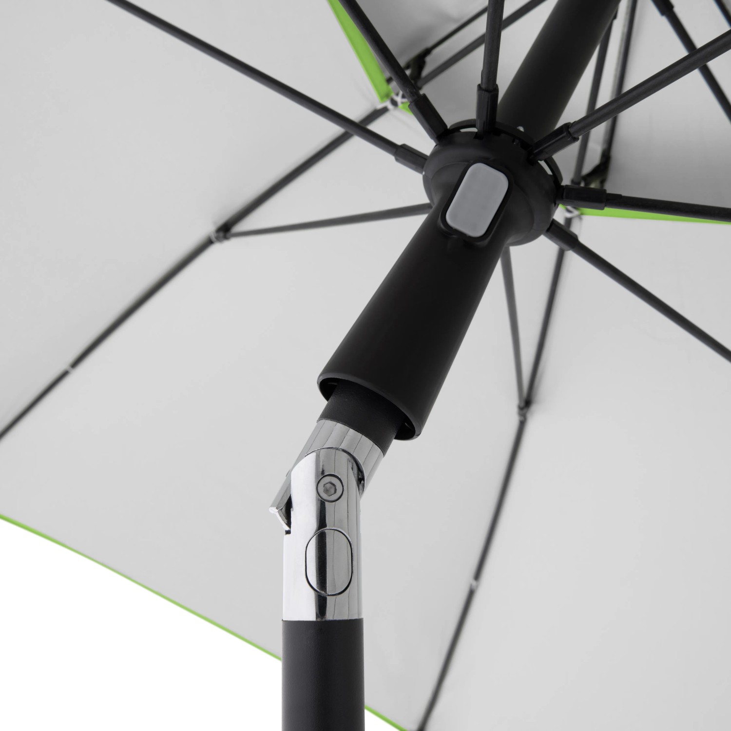 Detailaufnahme: Grüner Doppler Strandschirm Windprofi Neo 200 mit Windventil und Fiberglas-Streben.