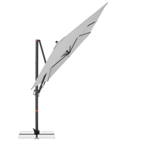 Hellgrauer Doppler Ampelschirm MyZone 240x320 cm mit Kurbelmechanik, geneigt dargestellt.
