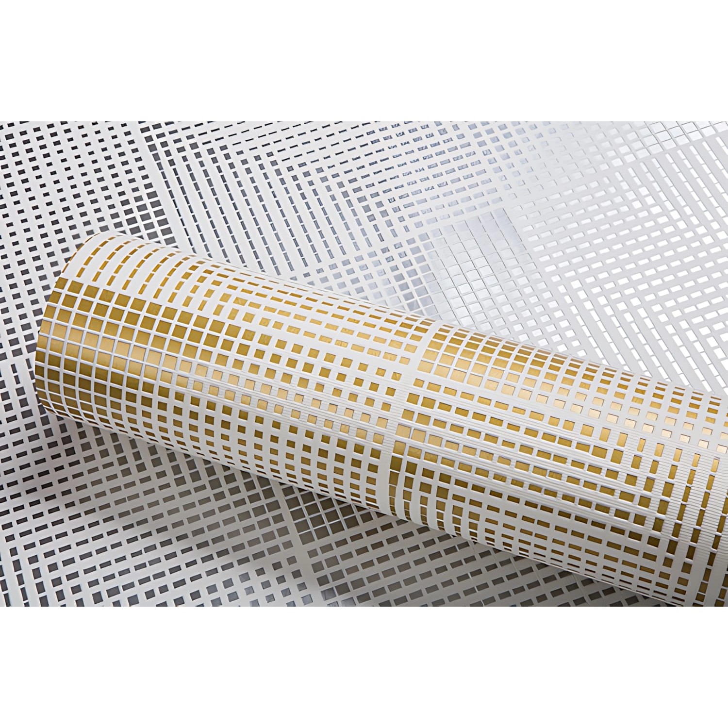 Rolle EDEM Retro Tapete mit metallischen Akzenten in Weiß, Gold und Bronze mit grafischem Muster.