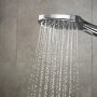 Hansgrohe Raindance Select E Handbrause 120 3jet Chrom mit Wasserstrahl.