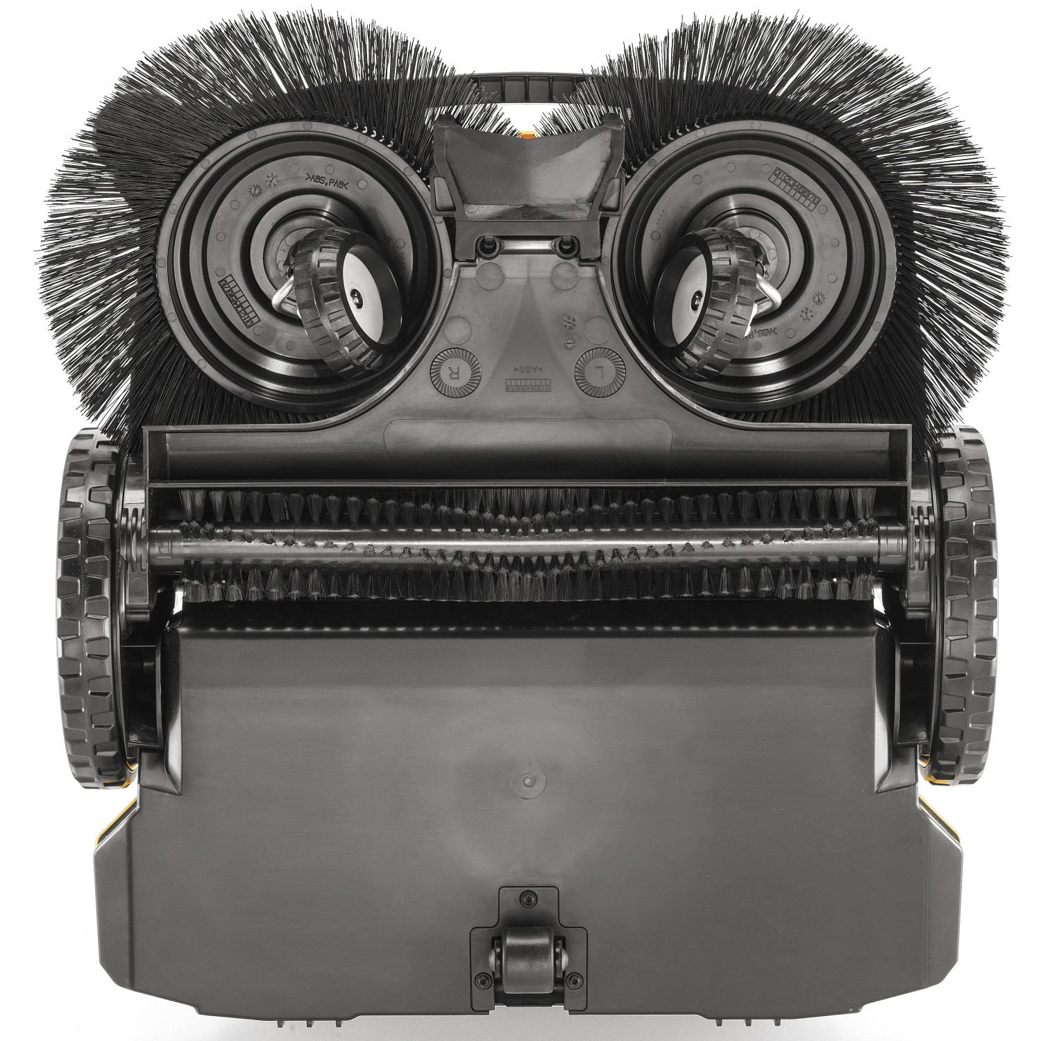 Stiga Kehrmaschine SWP 355, Detailansicht der Bürsten und des Auffangbehälters.