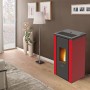 PEGASO Pelletofen Vera Stahl Bordeaux 7 kW im Wohnraum. Pelletofen mit Automatik und Flamme.