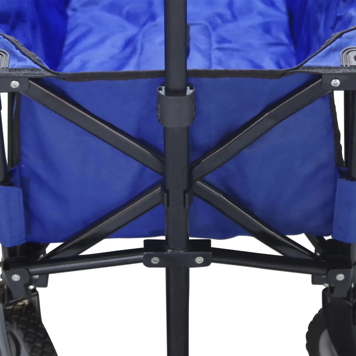 Detailansicht: Blauer, faltbarer Bollerwagen AB110 von Axi mit schwarzem Gestell.