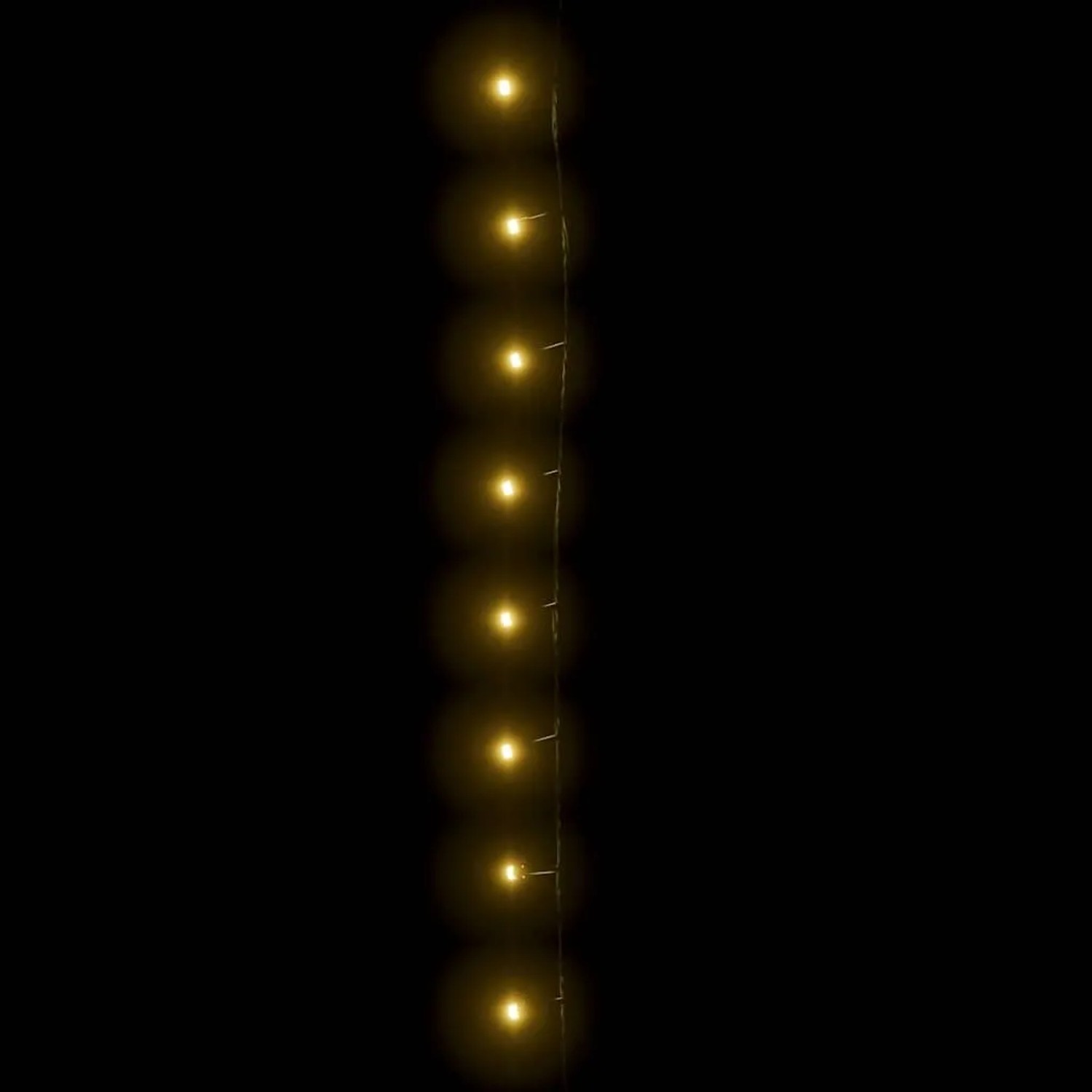 Warmweiße LED-Lichterkette mit leuchtenden LEDs auf schwarzem Hintergrund. Ideal für Außen-Beleuchtung und Dekoration.