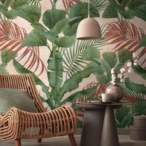 Fototapete Dschungel mit Palmen, Blättern in Grün, Beige und Rot-Braun. Matte Optik.