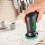 Bosch Küchen-Scheuerpad im Einsatz mit Universal Brush Akku-Bürste zum Reinigen von Oberflächen.