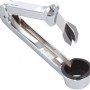 Leifheit Pflaumenentsteiner aus Silber, Küchenhelfer zum Entkernen von Pflaumen.