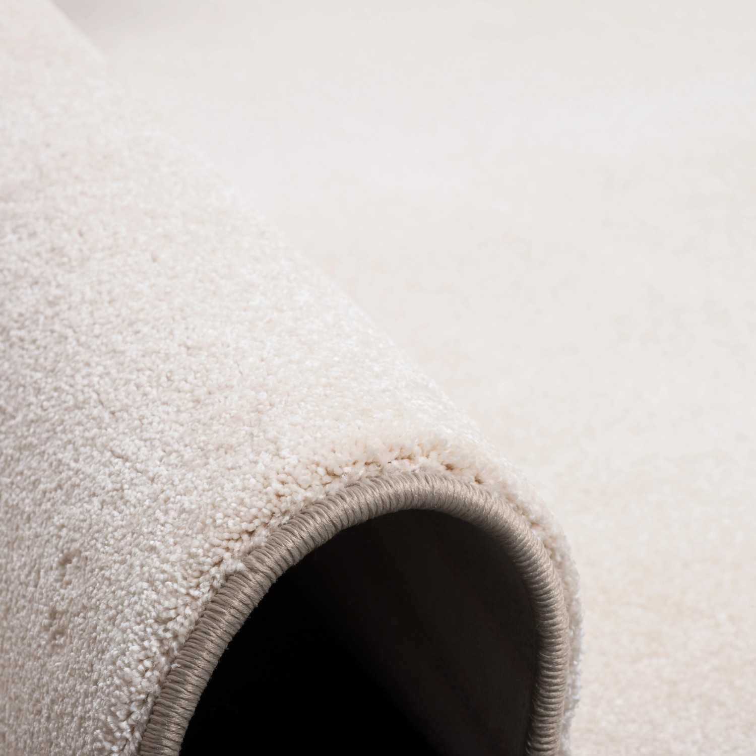 Detailansicht: Snapstyle Hochflor Teppich Touch Beige, weicher Velours, 80x320cm.