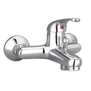 Einhebel-Wannenarmatur Tirso Chrom für die Wandmontage in glänzendem Chrom.