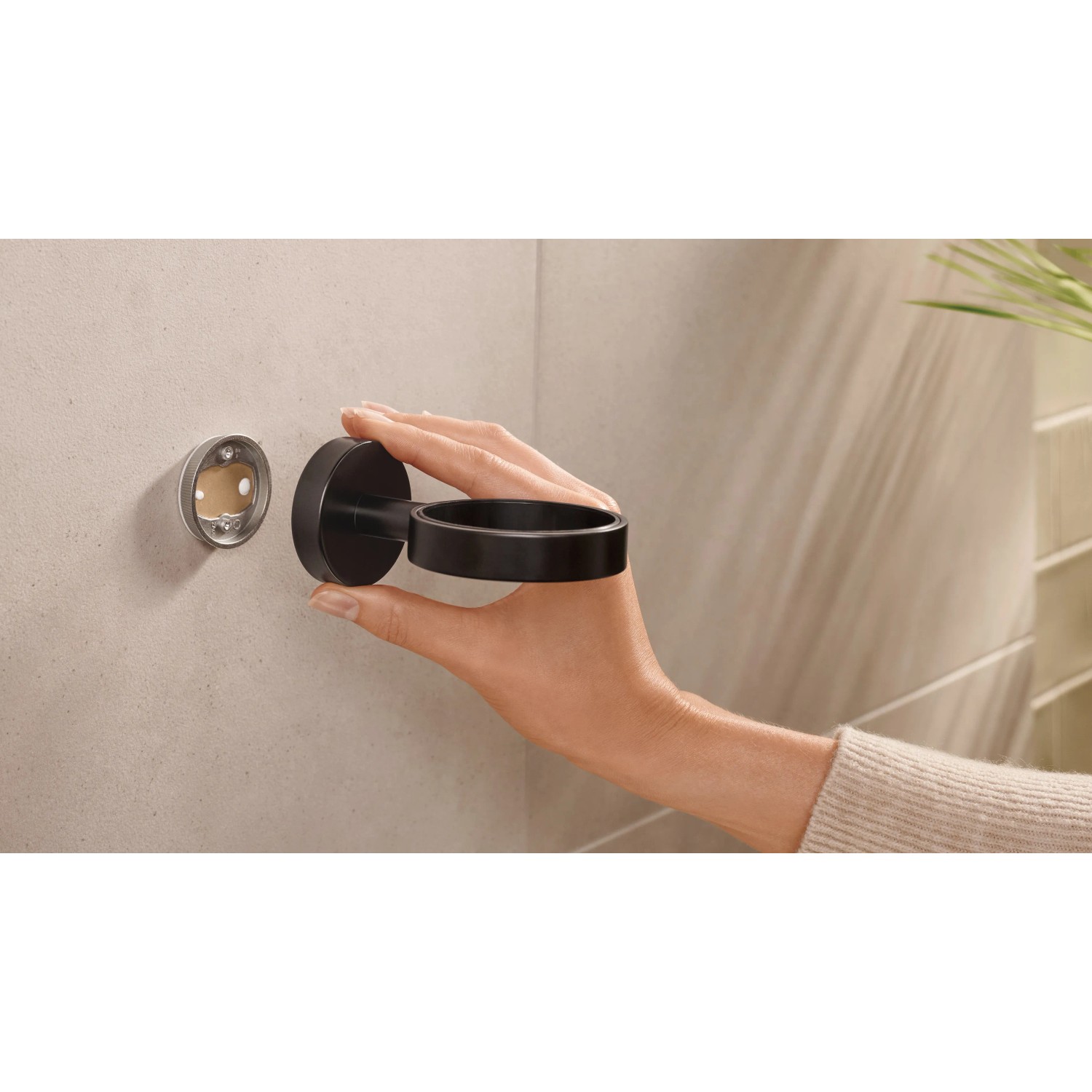 Tesa Moon Black Zahnputzbecher Halter, mattschwarz mit satiniertem Glas, zur Wandmontage.