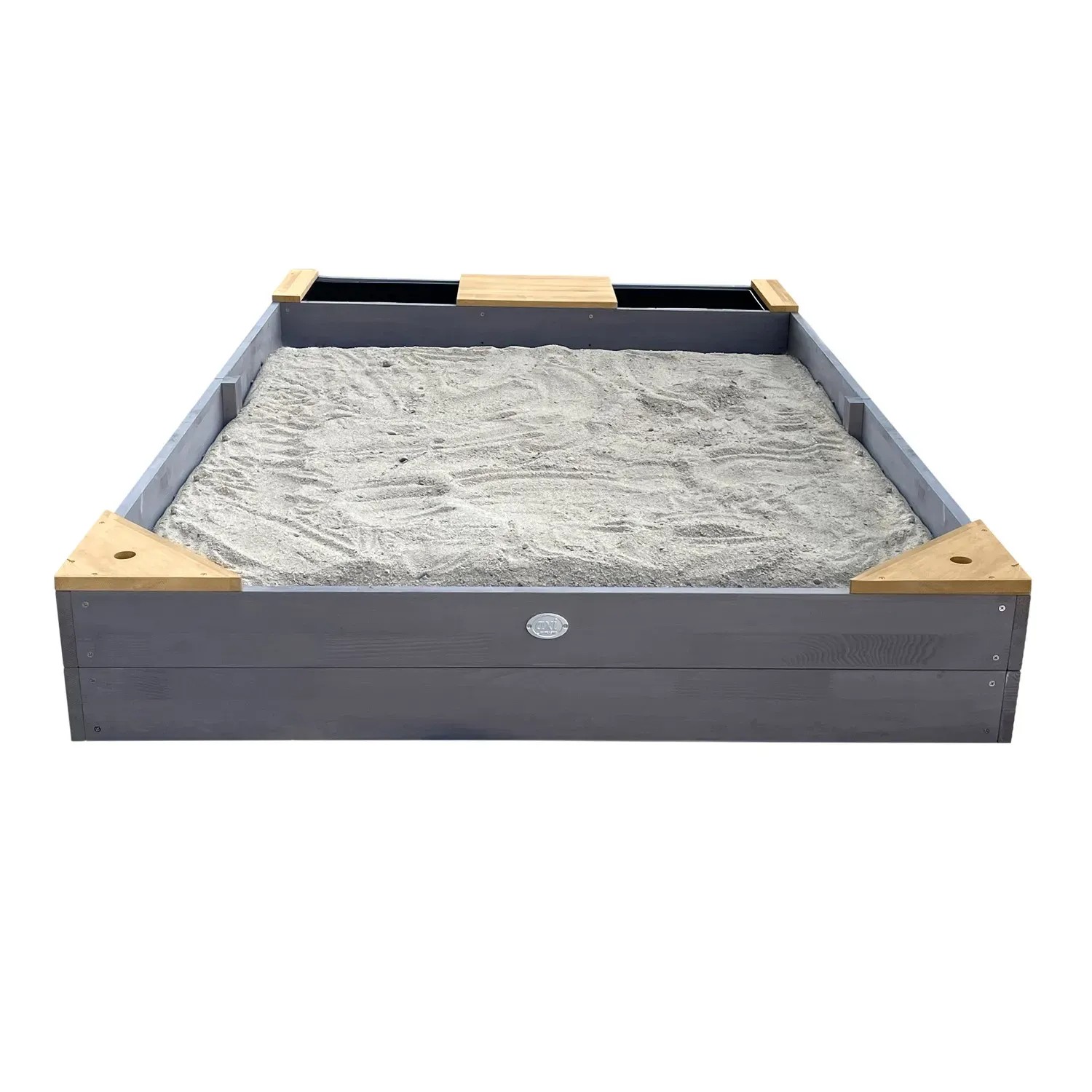 Axi Sandkasten Kelly grau-braun mit Becken und Bank, gefüllt mit Sand.