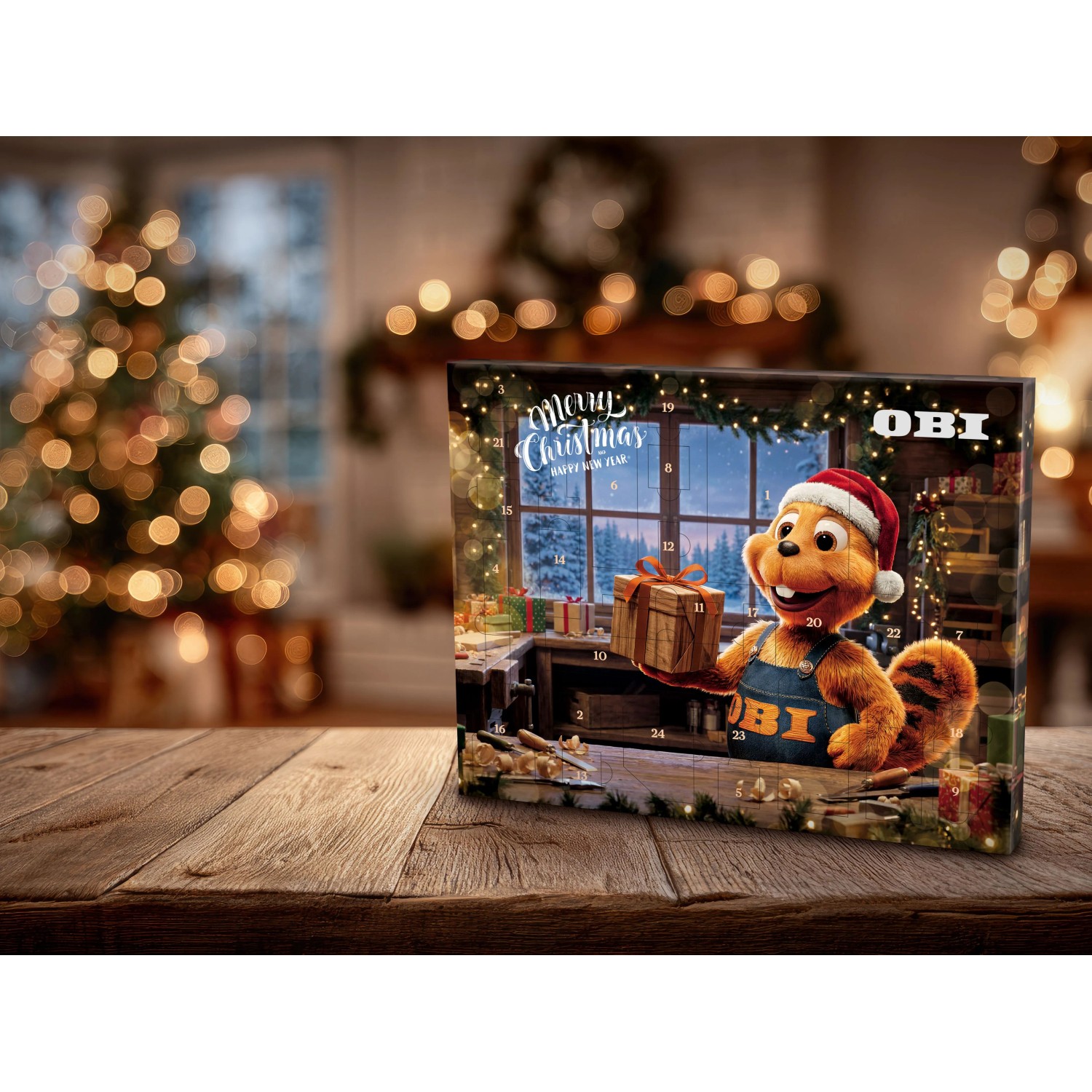 OBI Adventskalender 2026 mit Biber in Weihnachtsmütze, hält Geschenk. Werkzeug-Sets für Heimwerker. Festliche Werkstatt-Szene, Weihnachtsbaum.
