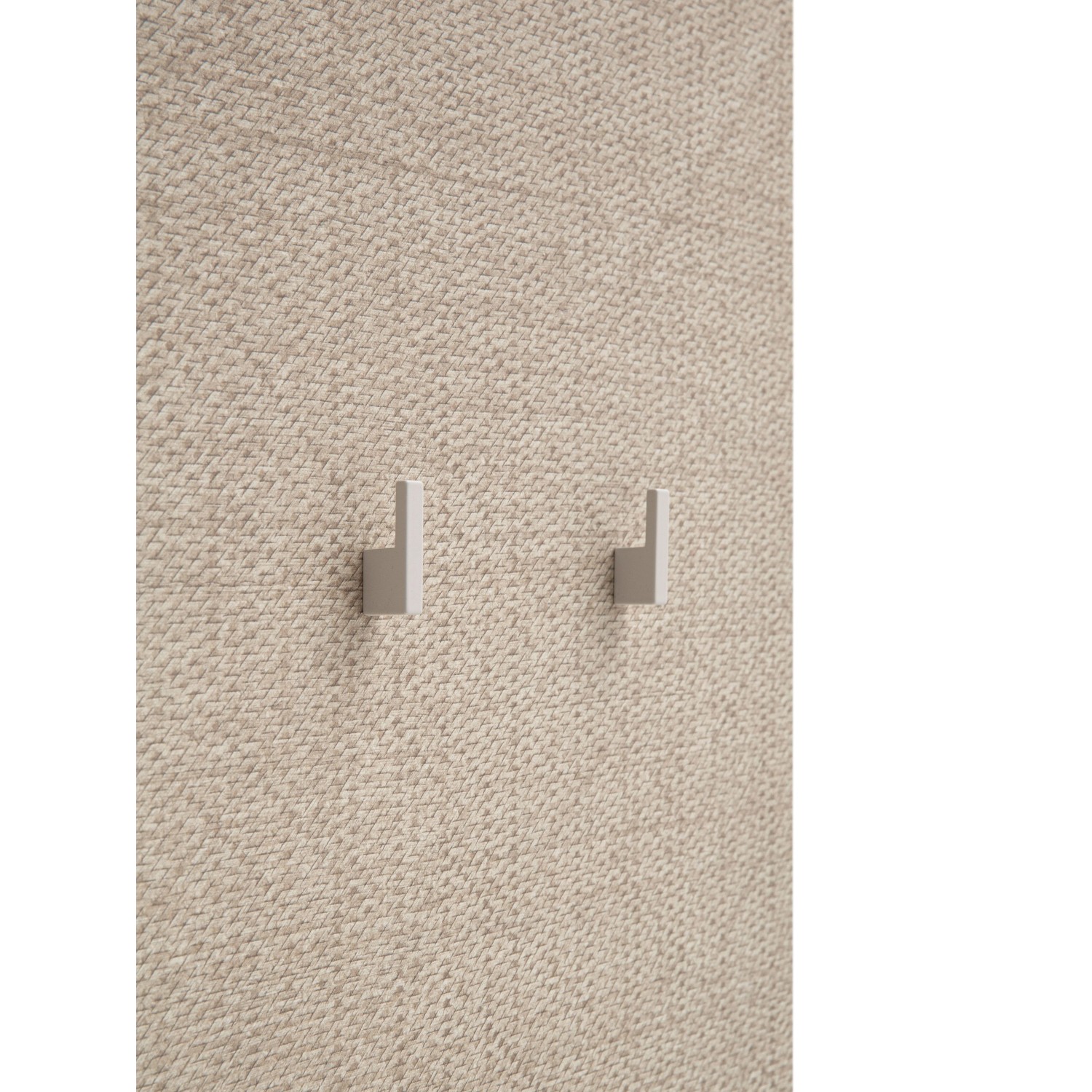 Schildmeyer Hakenpaneel Edno Canasta, cremebeige, mit zwei Haken. Garderobenpaneel im Detail.