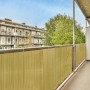 CCLIFE PVC Sichtschutzmatte in Beige auf Balkon, 90x300cm, als Wind- und Blickschutz.