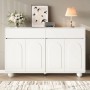Weißes Merax Sideboard mit geschwungenen Türen, 2 Schubladen und 4 Türen. Moderner Wohnzimmerschrank mit Metallfüßen.