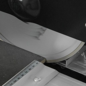 EBERTH Diamanttrennscheibe 230mm im Einsatz, Zubehör für Schleifer.