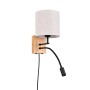 Moderne Trio LED-Wandleuchte Nilam mit Lesearm, Holz- und Stoffdetails. Ideal als Wandlampe im Schlafzimmer.