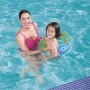 Mutter mit Kind im Pool mit Bestway Schwimmring Aquarium, Ø 48 cm.
