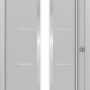 Graue Sicherheits-Haustür ThermoSpace Milano Prime RC2 mit Edelstahlgriff und Glaseinsatz.