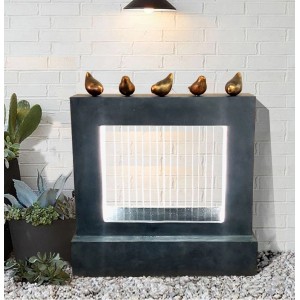 Silex Kunststeinbrunnen mit LED-Beleuchtung und fünf Vogel-Dekorationen.