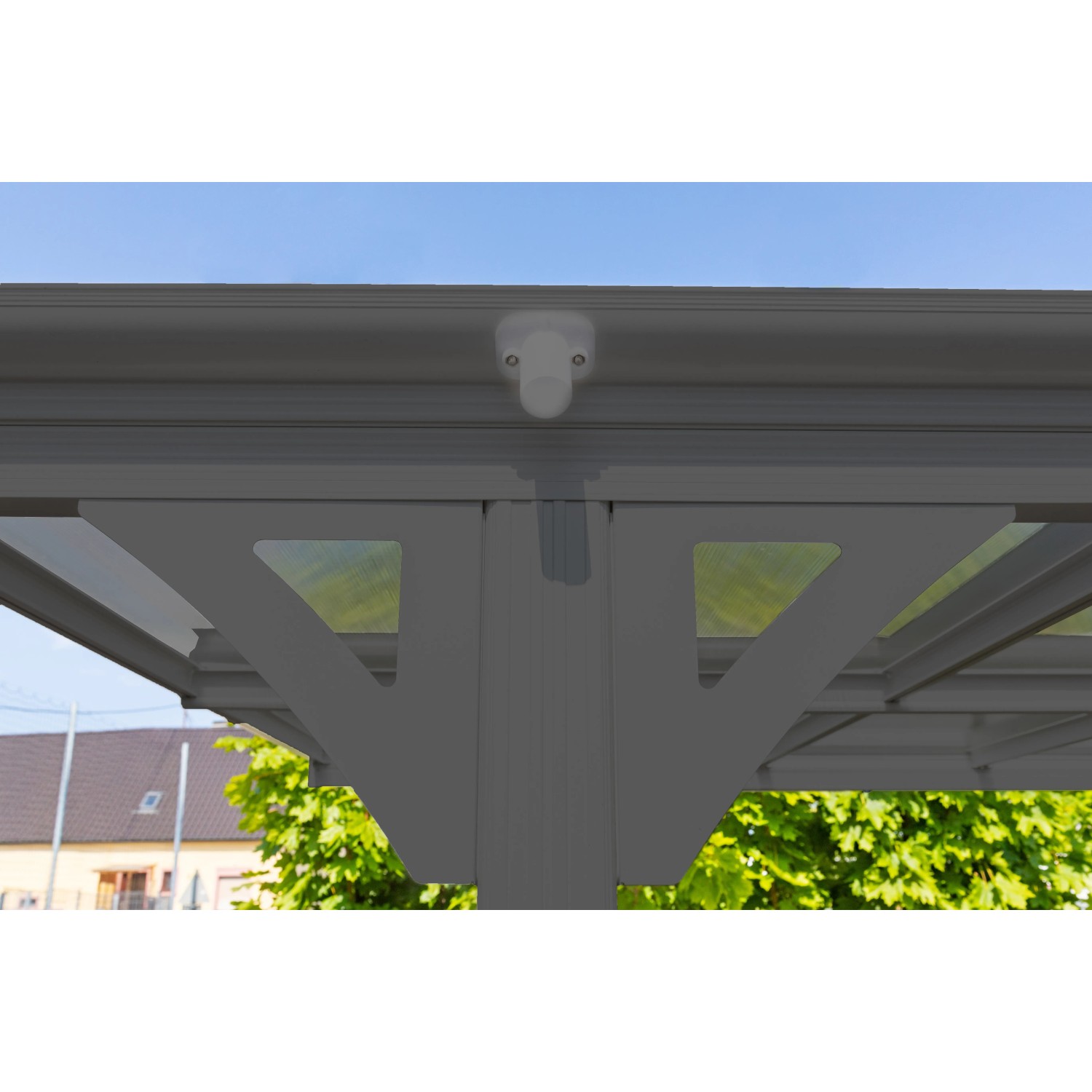 Detailansicht des anthrazitfarbenen Westmann Rundbogen-Carports mit Doppelstegplatten.