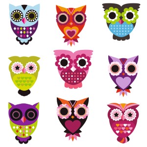 Sanders & Sanders Wandtattoo mit bunten Eulen, 40 Aufkleber, 30x30 cm. Dekoratives Wanddesign für Wohn- und Schlafzimmer.