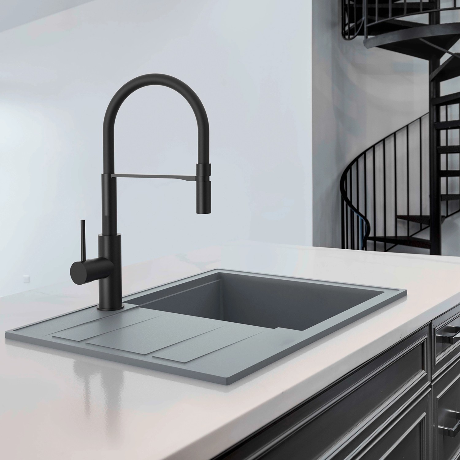 Miló Einbauspüle Luxuria 65 Grau aus Granitverbundstoff mit schwarzer Armatur.