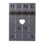 Grau-blaue MCW Wandgarderobe im Shabby-Look mit 8 Haken und Herz-Ausschnitt.