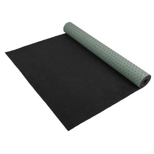 Anthrazitfarbener Primaflor Rasenteppich Comfort, teilweise aufgerollt, Noppen sichtbar.