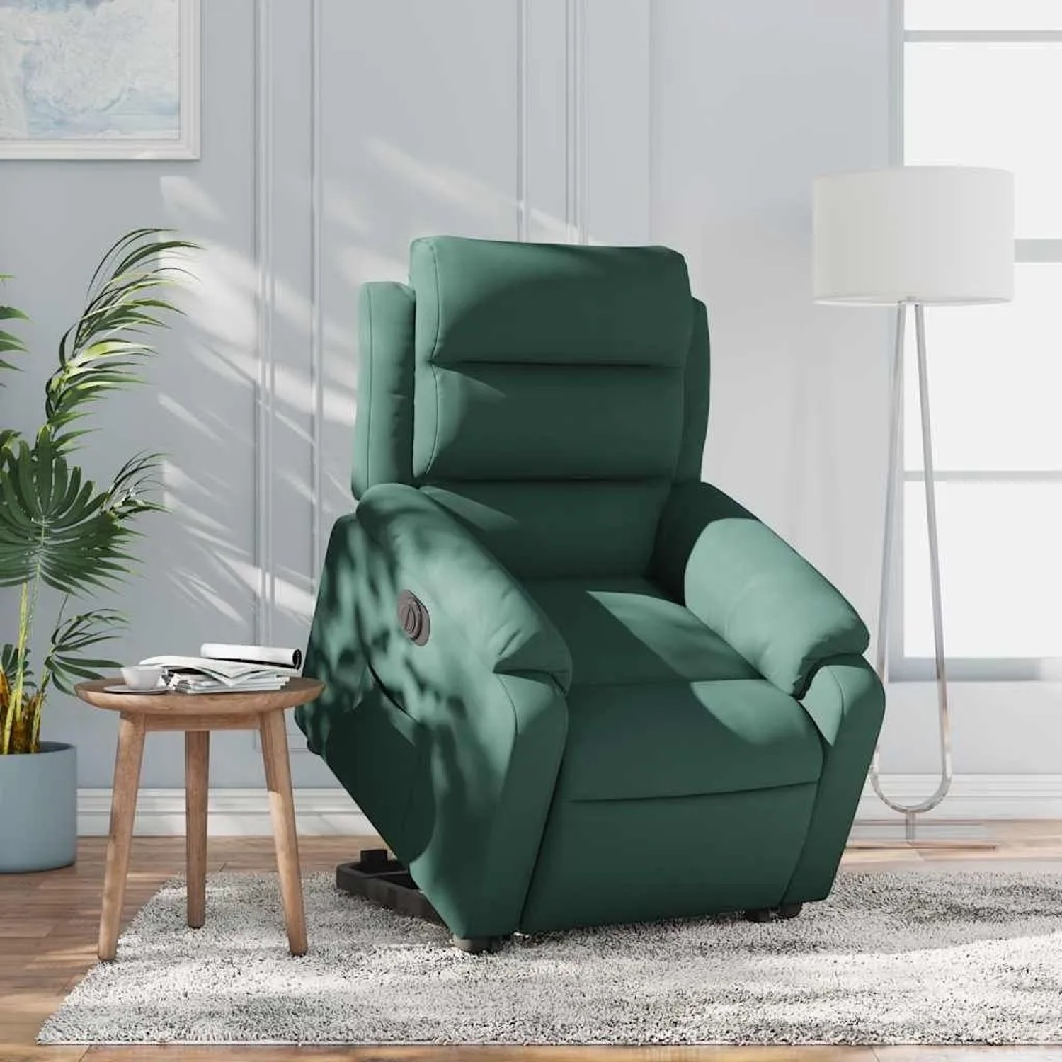 Dunkelgrüner Samt Relaxsessel elektrisch mit Aufstehhilfe und Liegefunktion im Wohnzimmer.