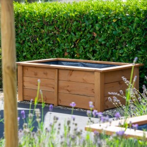 Rechteckiger, brauner Dobar Gartenteich Kubus aus Kiefernholz mit Teichfolie, 120x72x42 cm.