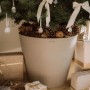 Ecopots Pflanztopf Amsterdam, braungrau, 50 cm, mit Weihnachtsdeko und Geschenken.