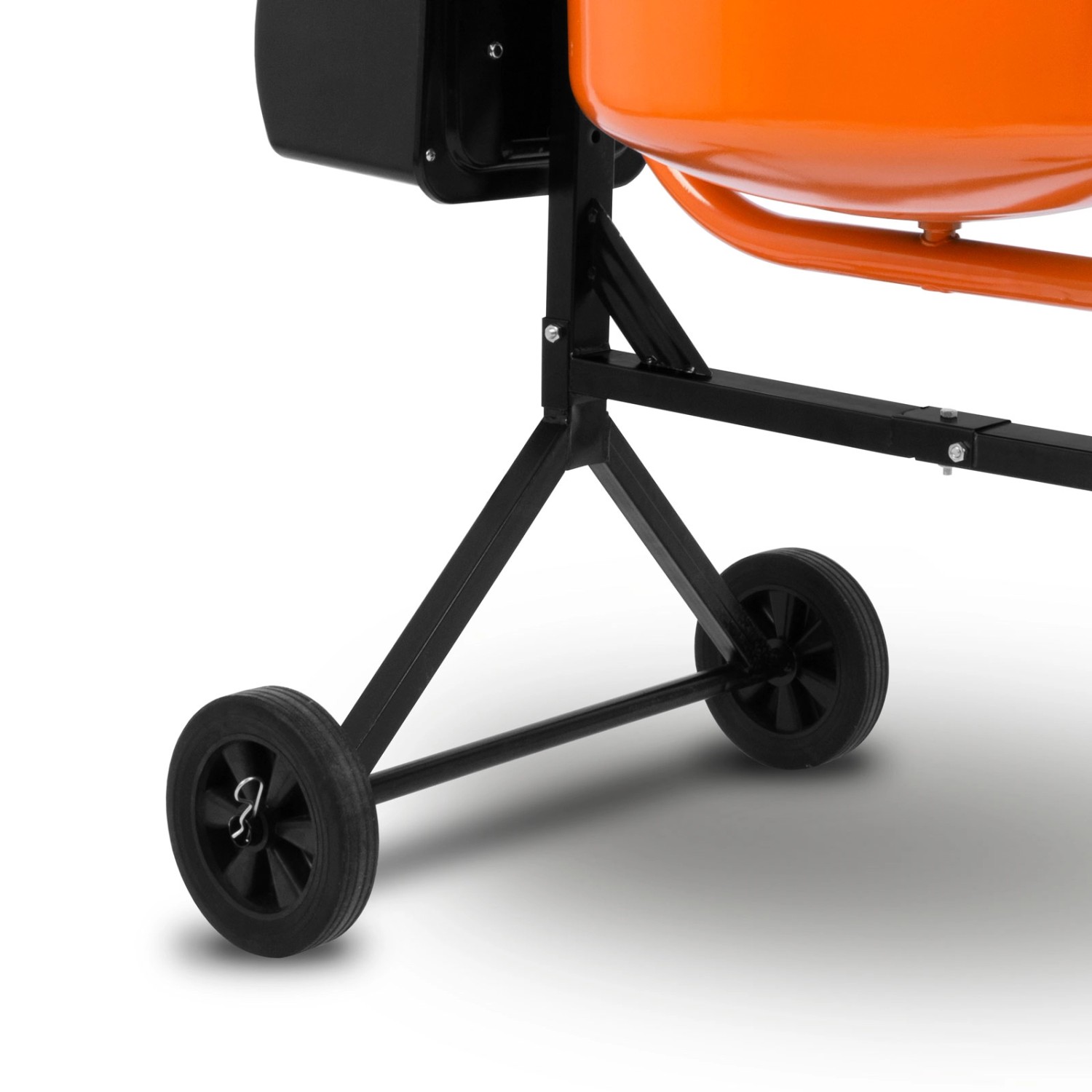 Detailaufnahme: Fahrgestell mit Rädern des EBERTH Betonmischers 140L.