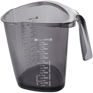 Dr. Oetker Messbecher, 1 Liter, transparent-grau, mit Skala für internationale Einheiten.
