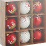 Set aus 9 roten und weißen Weihnachtskugeln (6cm) mit verschiedenen Motiven.