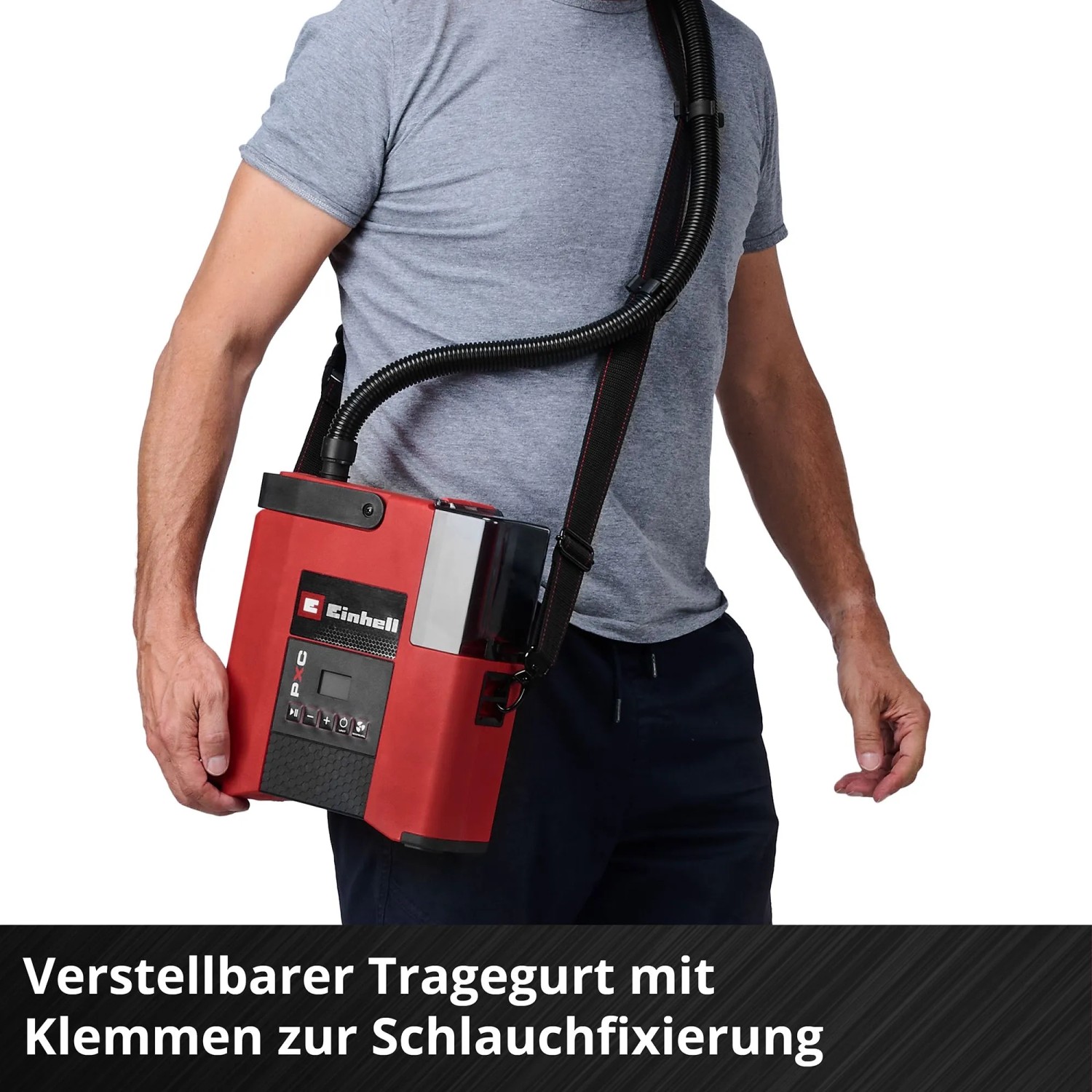 Einhell Akku-Kompressor Suppero 18/380 mit Tragegurt im Einsatz.