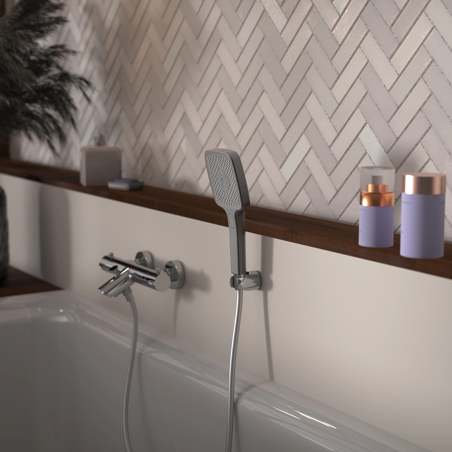 Eckige Schütte Handbrause Hawaii in Graphit Matt mit Brauseschlauch an Badewanne.