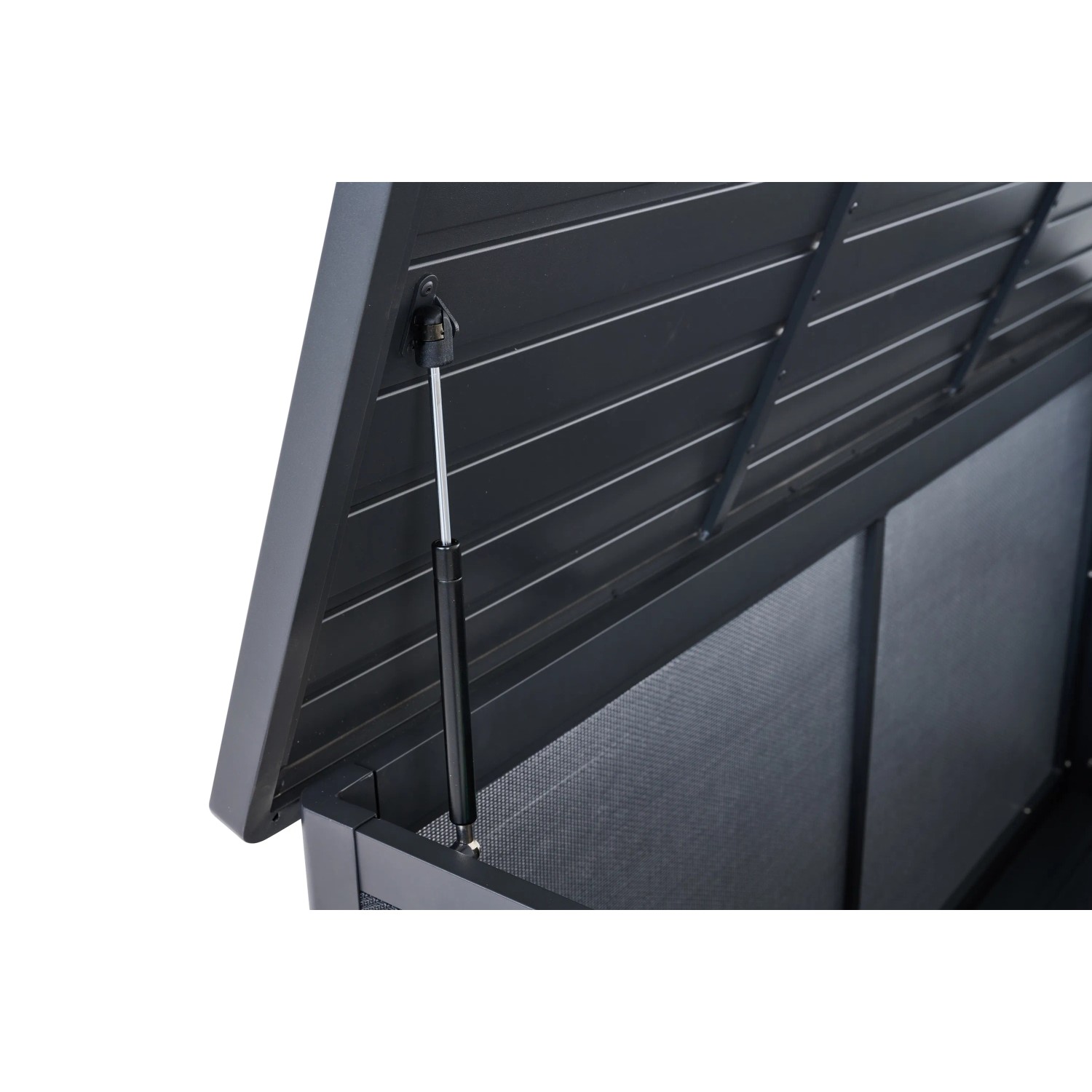 Geöffnete, dunkelgraue Siena Garden Kissenbox Sabano (159x79x83cm) mit Dämpfer.