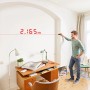 Bosch Laser-Entfernungsmesser Zamo bei der Messung einer Wand im Innenraum.
