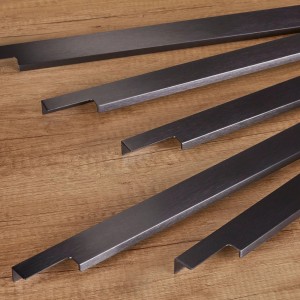 SOTECH Griffleiste BLANKETT Slim 595 x 18 x 36 mm Aluminium Schwarz Gebürstet