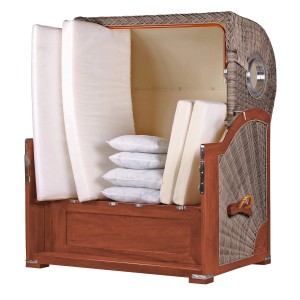 Geöffneter GarWoh Strandkorb Westerland Mahagoni mit Polstern und Kissen.