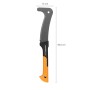 Fiskars WoodXpert XA3 Machete: Gartensäge zum Entasten mit gebogener Klinge und orangefarbenem Griff.