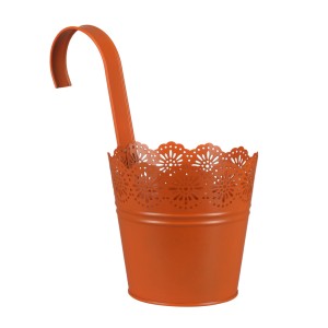 Orangefarbener A.H.G. Zink-Hängetopf Crown, Ø 10,5 cm, mit dekorativem Rand und Aufhängung.