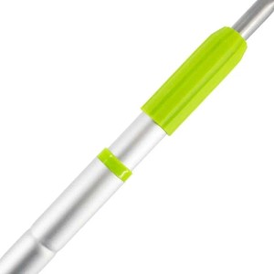 Detailaufnahme: Galaflor Kleinrechen Stahl mit Teleskopstiel, verstellbar von 51 bis 76 cm.