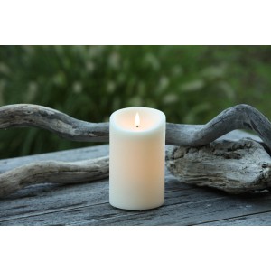 Cremefarbene Elephant LED Kerze aus Echtwachs für den Außenbereich, 10x16 cm.