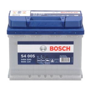 Bosch S4 005 Autobatterie, 60 Ah, für PKW. Zuverlässige Starterbatterie für mehr Startkraft.