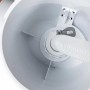 Innenansicht des Flowclear Skimatic Poolskimmers mit Filter und Schlauchanschluss.