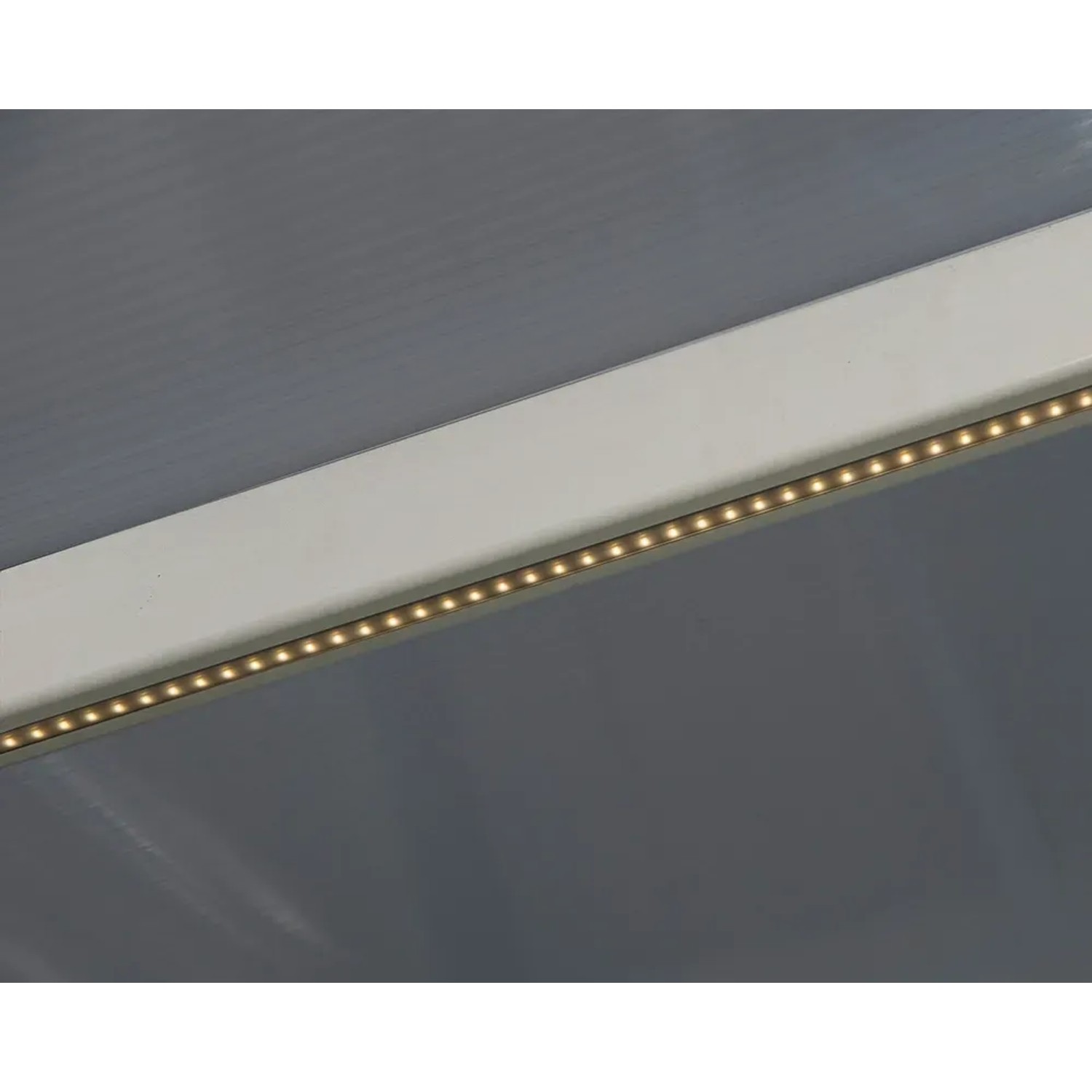 Palram Canopia LED Leuchtstreifen 12V für Pavillons & Lauben, inkl. Fernbedienung.