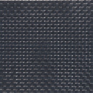 Anthrazitfarbene PVC-Sichtschutzstreifen in Rattanoptik, Detailansicht.