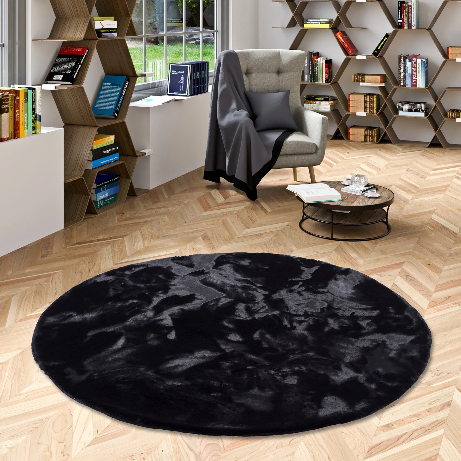 Schwarzer, runder Fellteppich „Pergamon Luxus Super Soft Plush“, 160x160 cm. Weicher Kunstfellteppich.